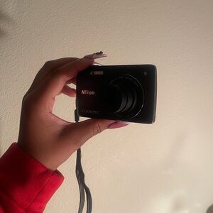 Nikon Coolpix S2400 Digital Camera